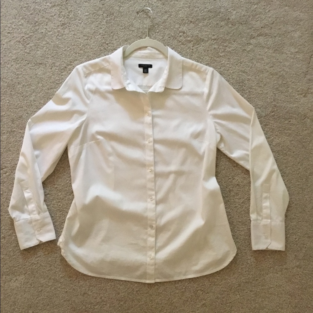 Ann Taylor/Women’s White Button Down Blouse